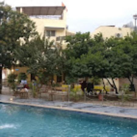Hotel Saroj Sāgar Exterior foto