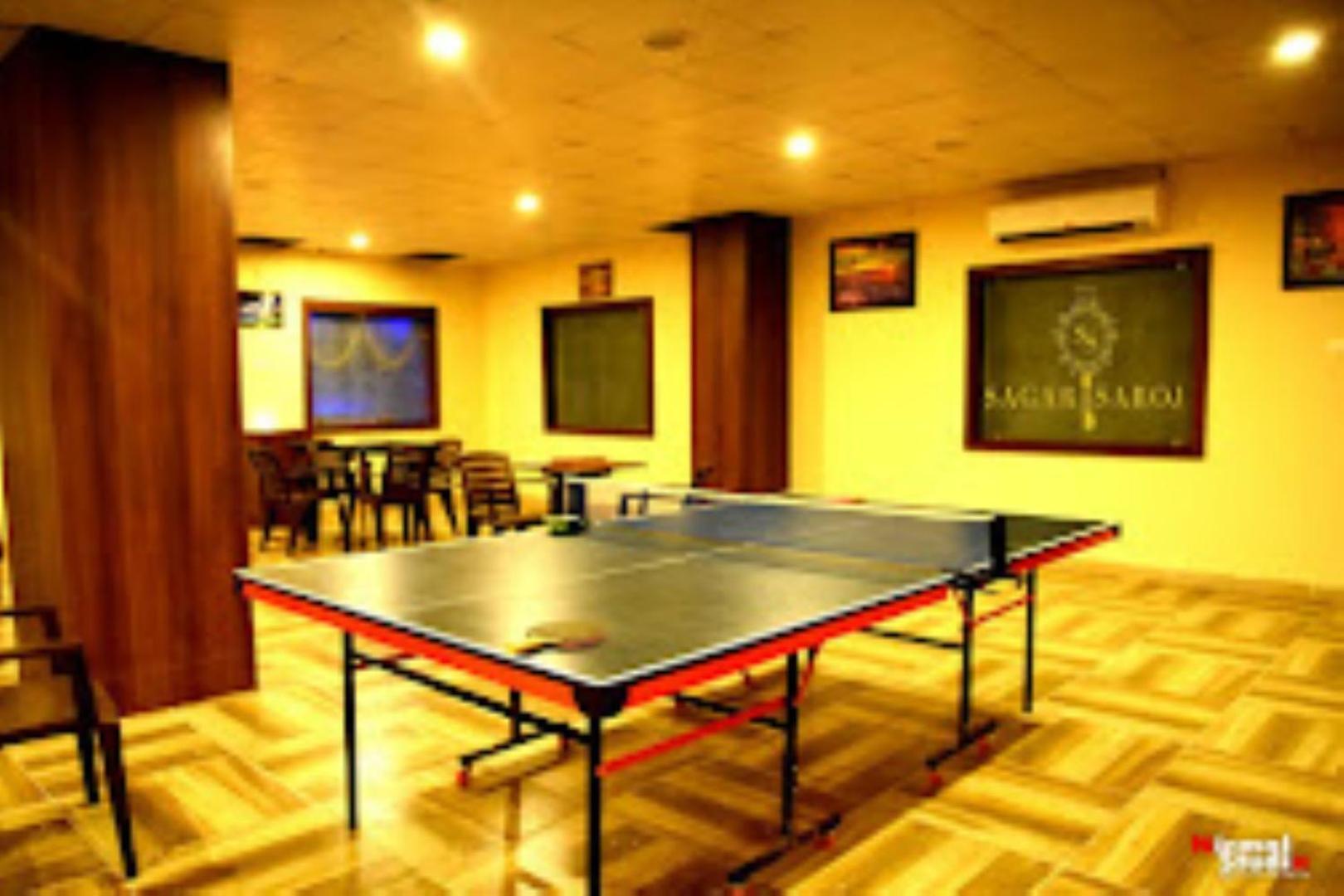 Hotel Saroj Sāgar Exterior foto